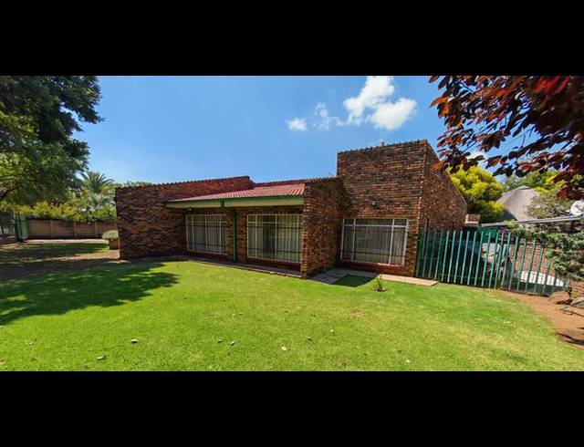 4 BEDROOM HOUSE FOR SALE IN VANDERBIJLPARK SW 2
